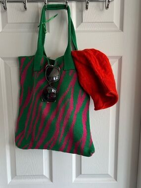 Green & Pink Zebra Knit Tote Bag - Women